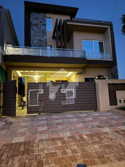 10 MARLA BRAND NEW PORTION FOR RENT AT PRIME LOCATION