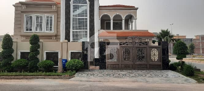Corner 24 Marla House For sale In The Perfect Location Of Citi Housing Scheme