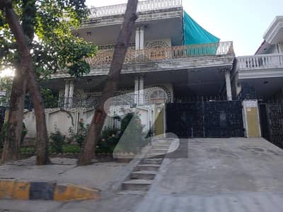 60*100 Cda Transfer Top Location Liveable House Available In F-10/2 Near Park, Mosque And Market