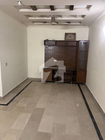 10 Marla Upper Portion For Rent In Tariq Gardens.