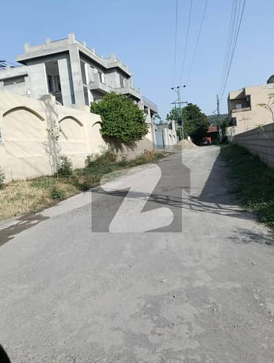 بنی گالہ اسلام آباد میں 18 مرلہ رہائشی پلاٹ 4.5 کروڑ میں برائے فروخت۔