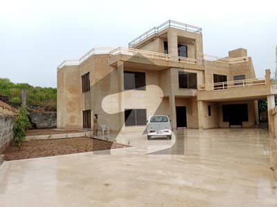 بنی گالہ اسلام آباد میں 8 کمروں کا 2 کنال مکان 14.0 کروڑ میں برائے فروخت۔