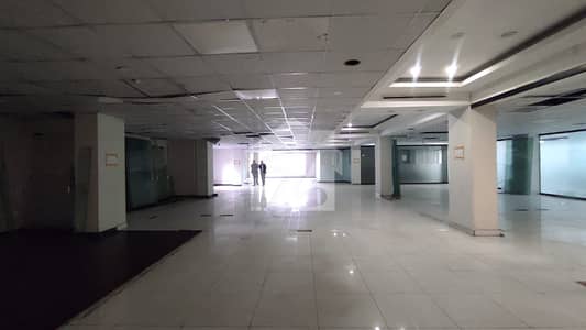 مین بلیوارڈ گلبرگ گلبرگ,لاہور میں 3 مرلہ دفتر 1.1 کروڑ میں برائے فروخت۔