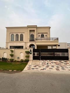 ڈی ایچ اے فیز 6 ڈیفنس (ڈی ایچ اے),لاہور میں 5 کمروں کا 1 کنال مکان 10.5 کروڑ میں برائے فروخت۔