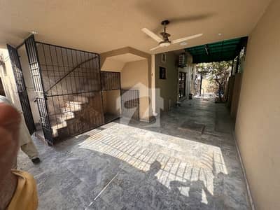 20 MARLA UPER PORTION FOR RENT IN LAKE CITY MEADOWS EX STATE LIFE SOCIETY  3 BED'S TV LOUNGE KITCHEN GASS AVAILABLE METER SEPARATE  ELECTRICITY METER SEPARATE  GASS METER SEPARATE  4 AC'S INSTALLED