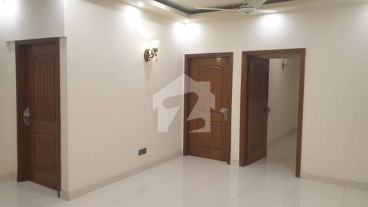 ڈی ایچ اے فیز 8 ڈی ایچ اے ڈیفینس,کراچی میں 3 کمروں کا 6 مرلہ فلیٹ 3.95 کروڑ میں برائے فروخت۔ ڈی ایچ اے فیز 8 ڈی ایچ اے ڈیفینس,کراچی میں 3 کمروں کا 6 مرلہ فلیٹ 3.95 کروڑ میں برائے فروخت۔
