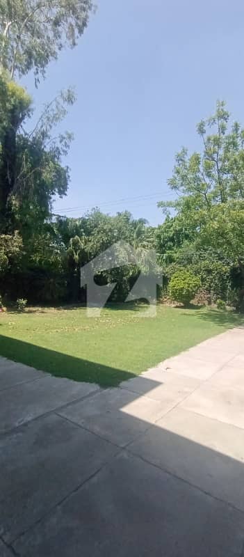 ڈی ایچ اے فیز 2 - بلاک یو فیز 2,ڈیفنس (ڈی ایچ اے),لاہور میں 2 کنال رہائشی پلاٹ 10.25 کروڑ میں برائے فروخت۔ ڈی ایچ اے فیز 2 - بلاک یو فیز 2,ڈیفنس (ڈی ایچ اے),لاہور میں 2 کنال رہائشی پلاٹ 10.25 کروڑ میں برائے فروخت۔