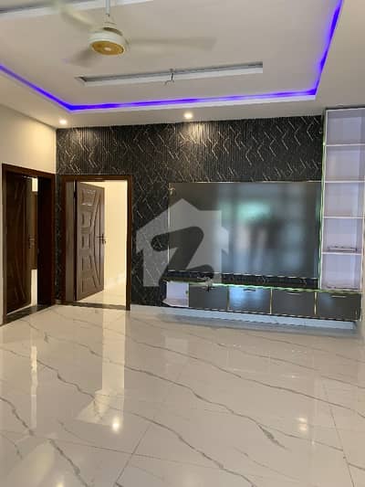 Investor Rate 10 Marla Used House Available For Sale Bahria Phase 8