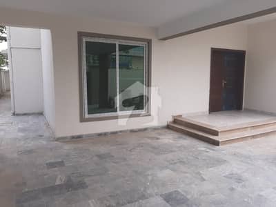 One Kanal House Of Paf Falcon Complex Near Kalma Chowk And Gulberg Iii Lahore Available For Rent