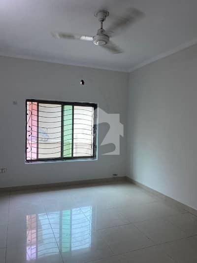 3 Beds Upper Portion Of One Kanal Available For Rent In PAF Falcon Complex Gulberg III Lahore