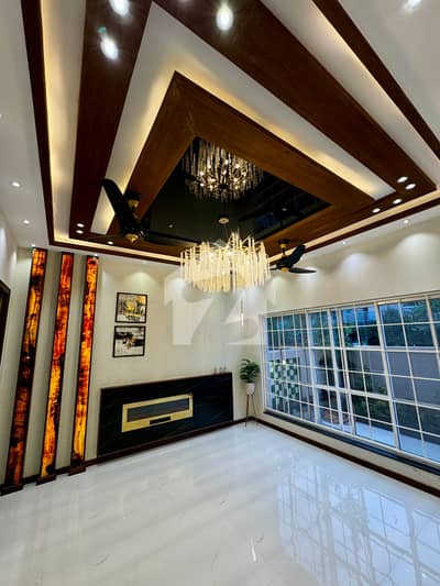 10 Marla Like New Used House For Sale In Bahria Town Lahore 10 Marla Like New Used House For Sale In Bahria Town Lahore