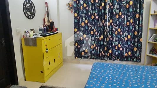 عسکری 11 ۔ سیکٹر بی اپارٹمنٹس عسکری 11,عسکری,لاہور میں 4 کمروں کا 12 مرلہ فلیٹ 1.3 لاکھ میں کرایہ پر دستیاب ہے۔
