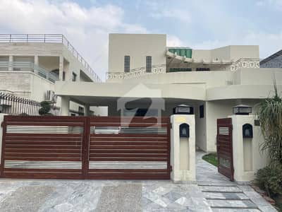 Defence 1 Kanal Used Well Maintained Owner Build Bungalow Solid Construction Next To Sector Park Cheapest Price