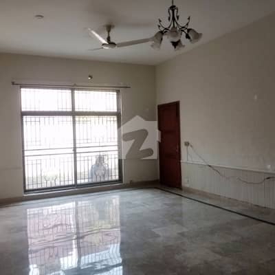 1KANAL FULL HOUSE IN DHA PHASE 2 NEAR TO LUMS