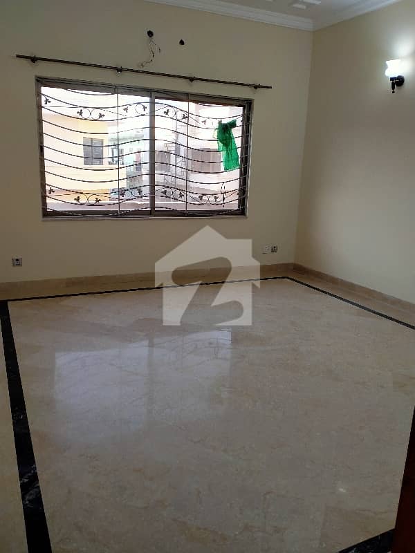 F-11 Beautiful 3Bed Upper Portion For Rent F-11 Beautiful 3Bed Upper Portion For Rent