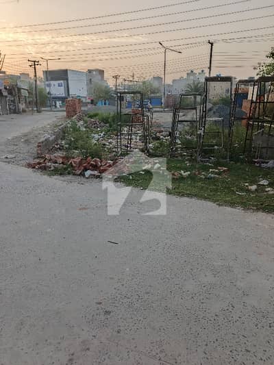 کالج روڈ لاہور میں 13 مرلہ کمرشل پلاٹ 9.0 کروڑ میں برائے فروخت۔