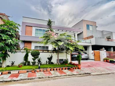 Slightly Used Good Location House For sale