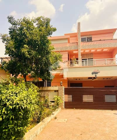 I-8/4.40x80 Duble Storey House Available For Rent Ideal Location Near Kachnar Park More Options Available
