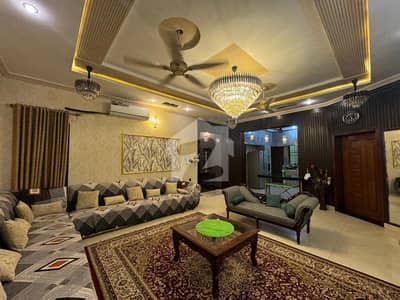 1 KANAL 3 STOREY LIKE BRAND NEW HOUSE FOR SALE IN PCSIR STAFF COLONY NEAR COLLEGE ROAD LAHORE.