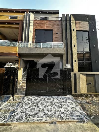 نشیمنِ اقبال فیز 2 نشیمنِ اقبال,لاہور میں 5 کمروں کا 5 مرلہ مکان 2.15 کروڑ میں برائے فروخت۔ نشیمنِ اقبال فیز 2 نشیمنِ اقبال,لاہور میں 5 کمروں کا 5 مرلہ مکان 2.15 کروڑ میں برائے فروخت۔