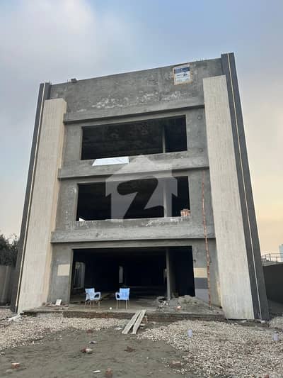 ڈیفینس روڈ لاہور میں 1 کنال Studio عمارت 10.0 لاکھ میں کرایہ پر دستیاب ہے۔