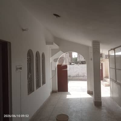 10 Marla Upper Story For Rent