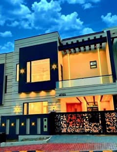 8 Marla 60 feet Street wide Luxury House Available For Sale