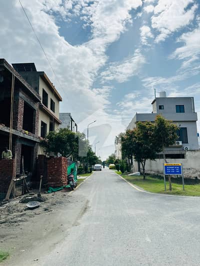 Prime 5 Marla Plot For Sale In Park View City, Lahore