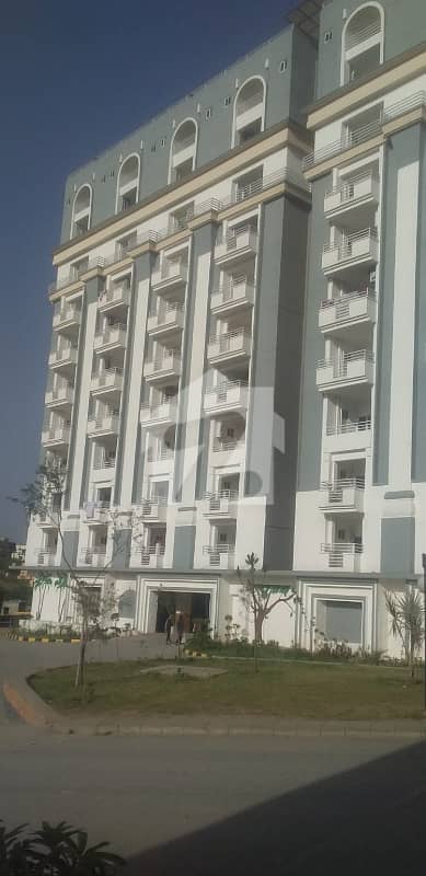 Flat 3 Bed Rooms Tv Lounge Open Kitchen With Store Room Available For Rent