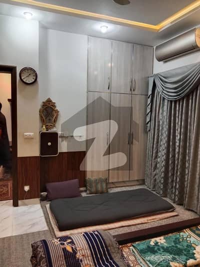 جوبلی ٹاؤن لاہور میں 4 کمروں کا 5 مرلہ مکان 3.15 کروڑ میں برائے فروخت۔