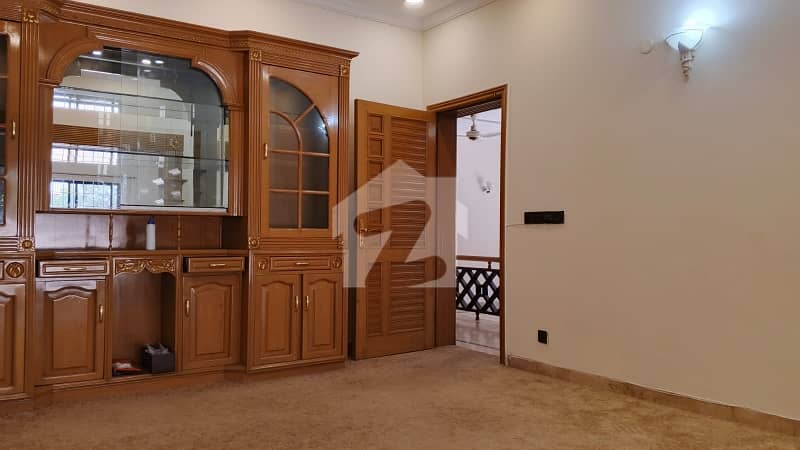 F-11 Beautiful Double Unit House For Rent F-11 Beautiful Double Unit House For Rent