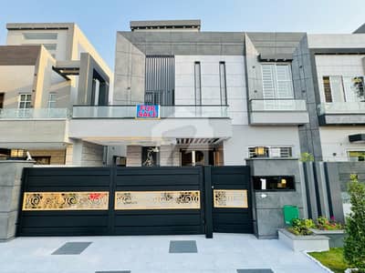 10 Marla Brand New Upper Portion separate Entrance with Gas Available For Rent In Bahria Town Lahore