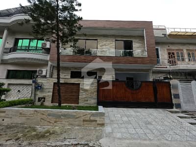 جی ۔ 11/3 جی ۔ 11,اسلام آباد میں 6 کمروں کا 8 مرلہ مکان 7.35 کروڑ میں برائے فروخت۔