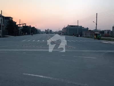 الحفیظ گارڈن - فیز 2 مین کینال بینک روڈ,لاہور میں 10 مرلہ رہائشی پلاٹ 2.3 کروڑ میں برائے فروخت۔