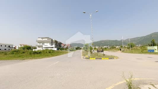 1 Kanal Plot For Sale In D12.4