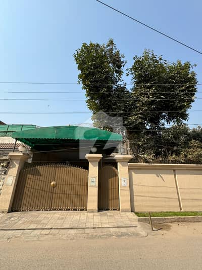 Centrally Located Good Location House Available In New Shalimar Colony For Sale