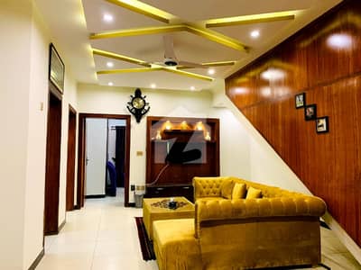 بحریہ ٹاؤن فیز 8 بحریہ ٹاؤن راولپنڈی,راولپنڈی میں 5 کمروں کا 7 مرلہ مکان 1.2 لاکھ میں کرایہ پر دستیاب ہے۔