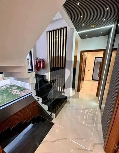 5 Marla Beautiful House In Prime Location Don'T Miss Out!
