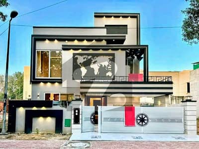 10 Marla Designer House Available For Rent 10 Marla Designer House Available For Rent