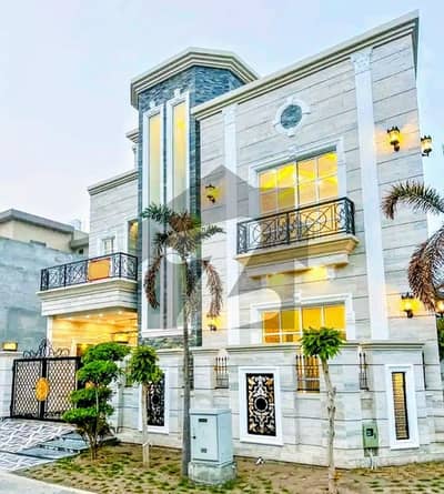 7 Marla Luxury House Available For Rent 7 Marla Luxury House Available For Rent