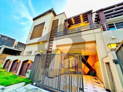 7 Marla Modern House Available For Rent 7 Marla Modern House Available For Rent