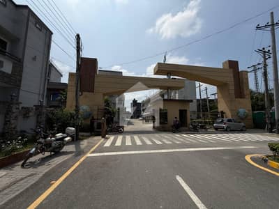 سٹی ولاز وزیر آباد روڈ,سیالکوٹ میں 10 مرلہ رہائشی پلاٹ 2.9 کروڑ میں برائے فروخت۔