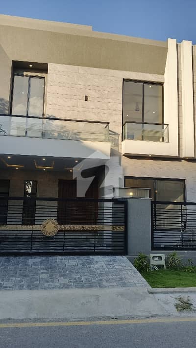 8 Marla Luxury House For Sale
