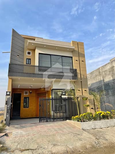 فیصل ٹاؤن - ایف ۔ 18 اسلام آباد میں 7 کمروں کا 5 مرلہ مکان 2.7 کروڑ میں برائے فروخت۔ فیصل ٹاؤن - ایف ۔ 18 اسلام آباد میں 7 کمروں کا 5 مرلہ مکان 2.7 کروڑ میں برائے فروخت۔