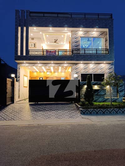 8 Marla Luxury House For Sale In Faisal Town Phase 1 8 Marla Luxury House For Sale In Faisal Town Phase 1