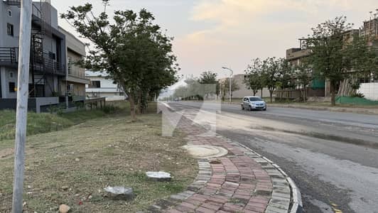 IDEAL LOCATION PLOT FOR SALE F1 BLOCK
