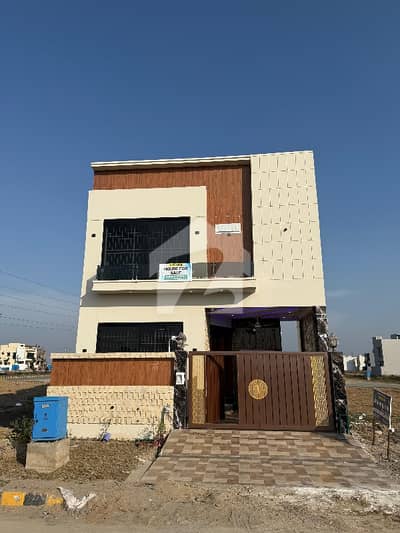 5 M 100 Feet Luxury House For Sale In C5