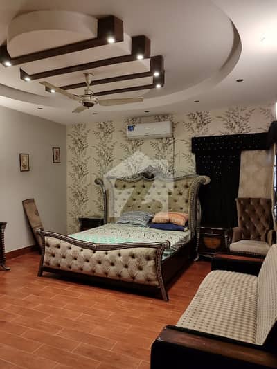 corner house ready to move near club