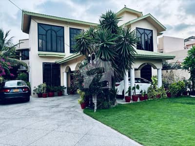 3 BED UPPER PORTION AVAILABLE FOR RENT.
