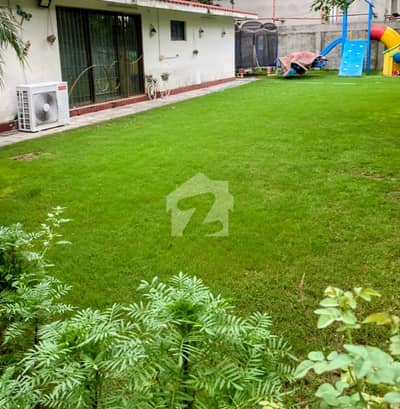 Beautiful LUXURY 4 BEDROOM HOUSE FOR RENT IN F-7 ISLAMABAD | PRIME LOCATION | ELEGANT FAMILY RESIDENCE